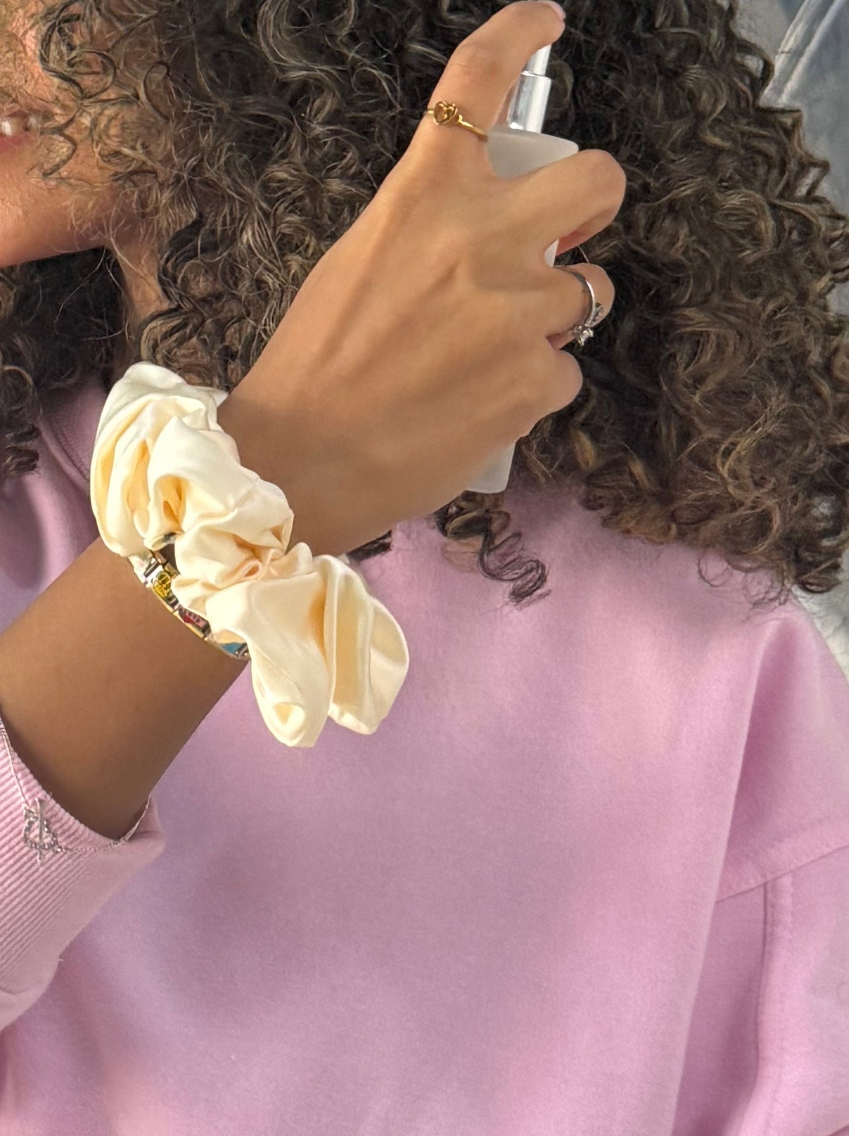 HAIR TIE