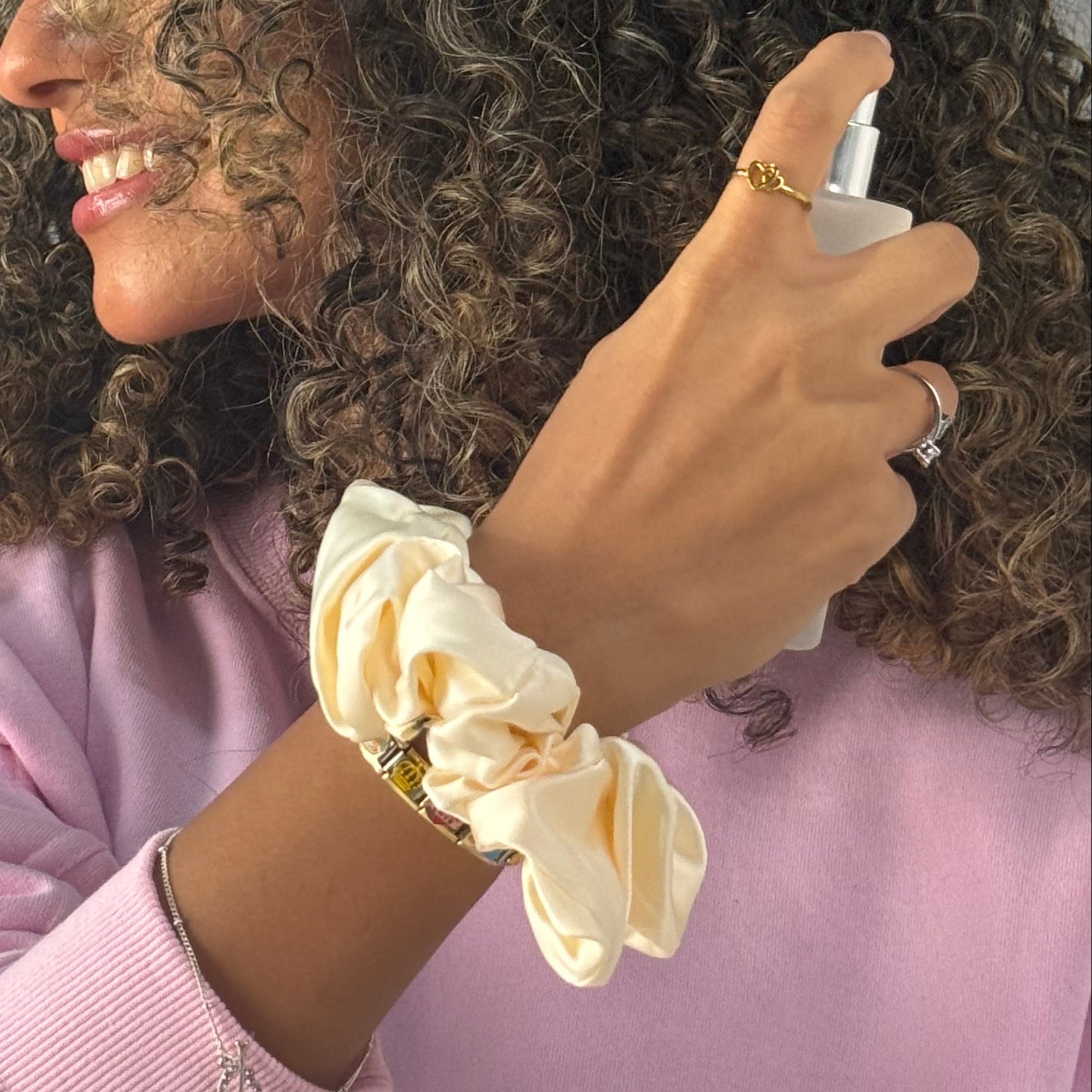 HAIR TIE